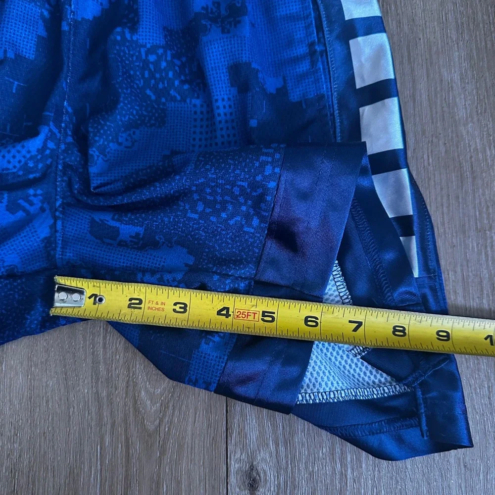Nike Boys Blue Digital Camo Basketball Shorts Standard Fit Size M NEW